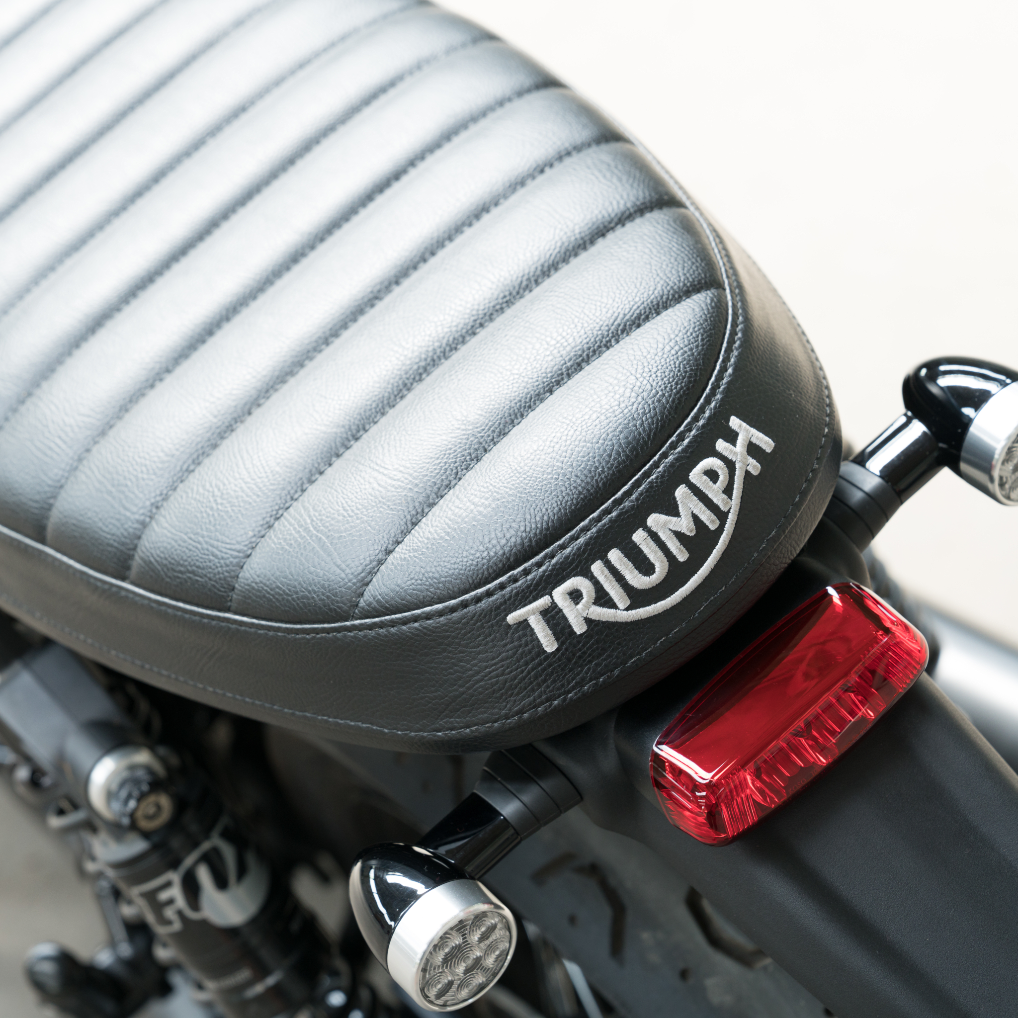 Comfort SeatThe Comfort Seat provides maximum rider and passenger comfort thanks to Triumph's 3D Net inserts. Featuring a stitched ribbed design and an embroidered Triumph wordmark. ⇾