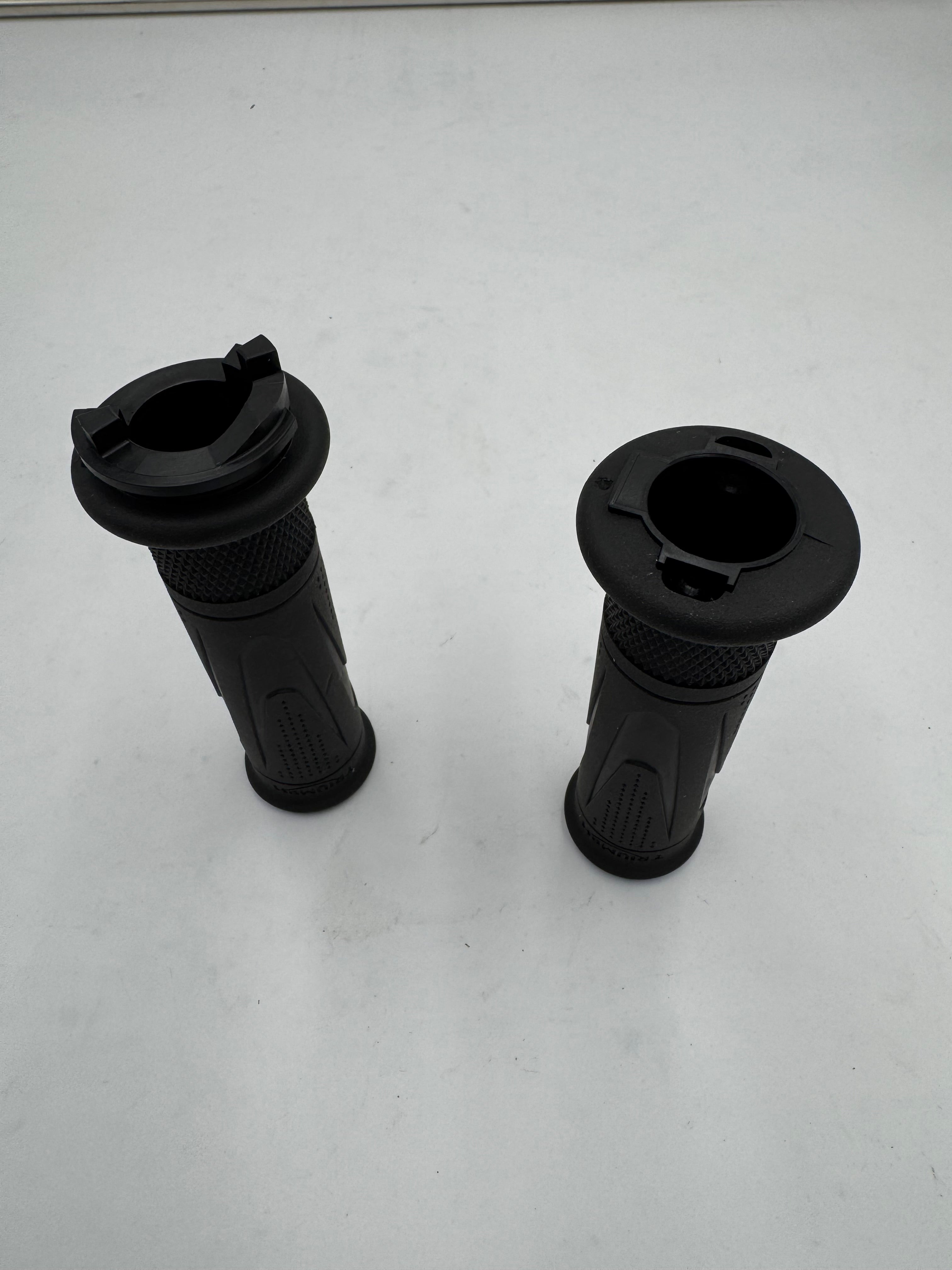 LIKE NEW LH/RH Grips - T2043789 / T2044707